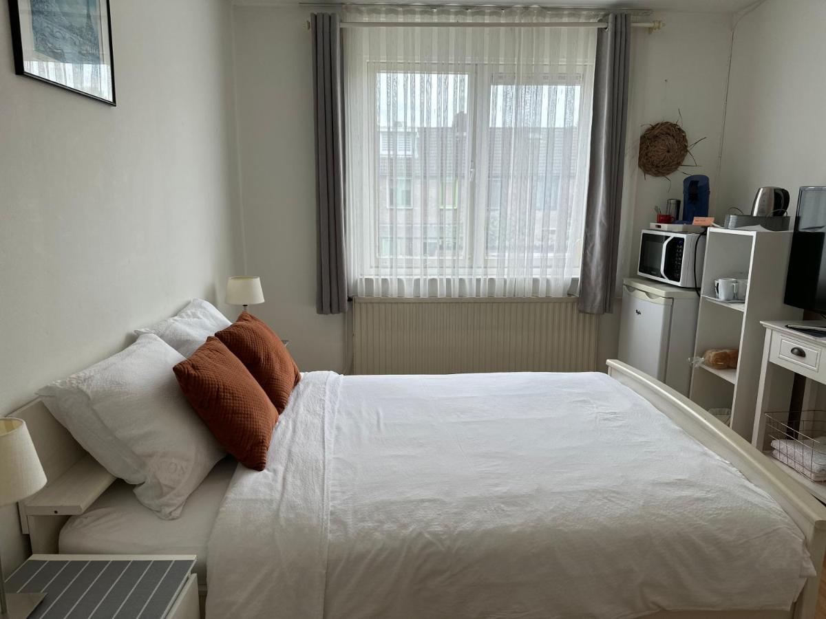 Room In Oss Exterior photo